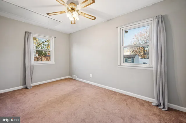 $2,400 | 610 Lee Avenue, Beverly, NJ 08010