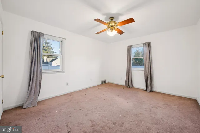 $2,400 | 610 Lee Avenue, Beverly, NJ 08010