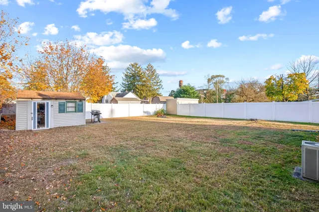 $2,400 | 610 Lee Avenue, Beverly, NJ 08010