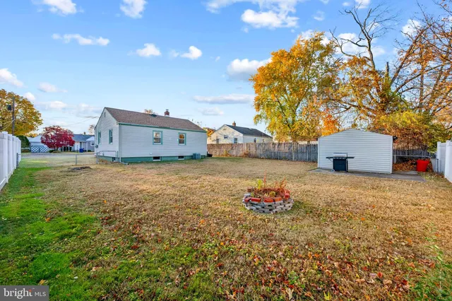 $2,400 | 610 Lee Avenue, Beverly, NJ 08010