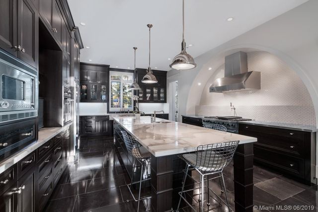 $6,600,000 | 126 Golden Beach Drive, Golden Beach, FL 33160