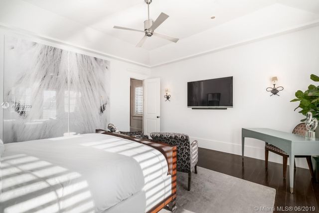 $6,600,000 | 126 Golden Beach Drive, Golden Beach, FL 33160