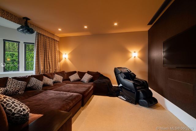 $6,600,000 | 126 Golden Beach Drive, Golden Beach, FL 33160