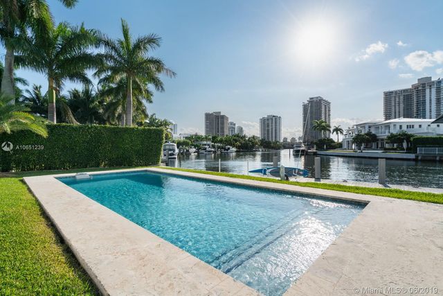 $6,600,000 | 126 Golden Beach Drive, Golden Beach, FL 33160