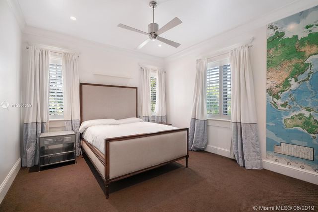 $6,600,000 | 126 Golden Beach Drive, Golden Beach, FL 33160