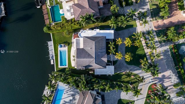 $6,600,000 | 126 Golden Beach Drive, Golden Beach, FL 33160