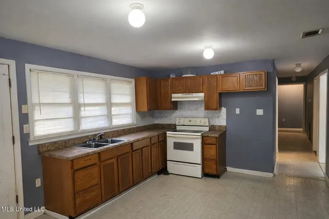 $79,900 | 4620 Sutton Avenue, Moss Point, MS 39563