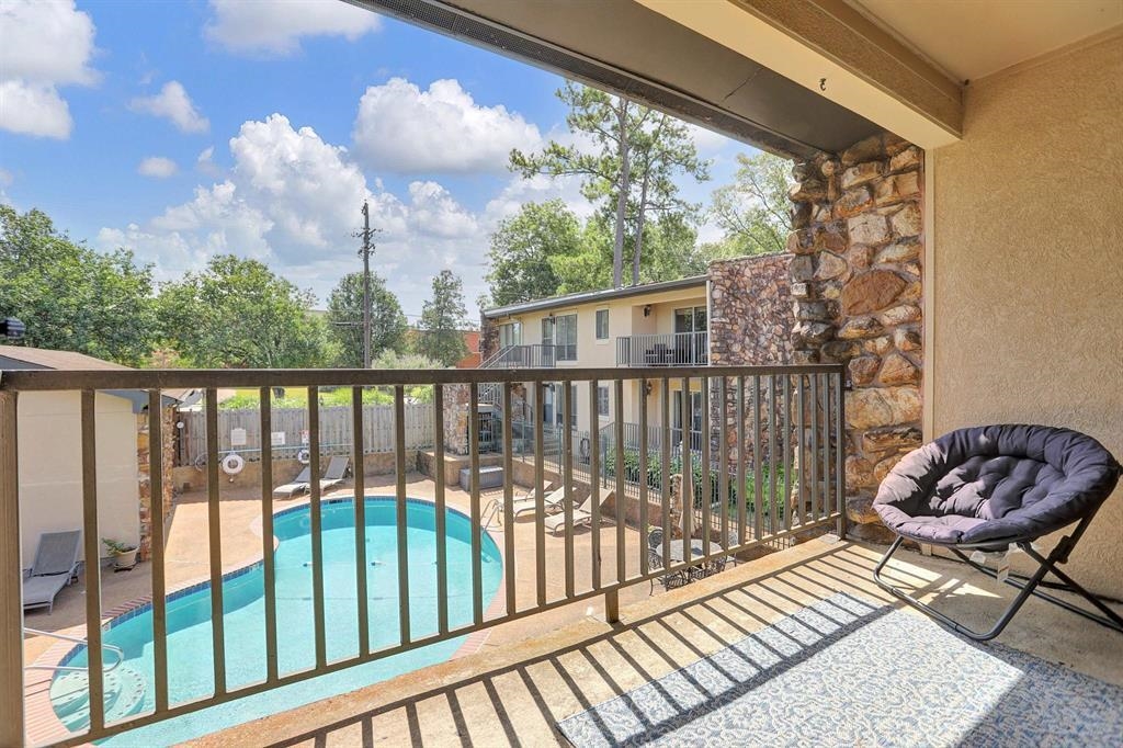 433 South Perkins Road, Unit 433 Memphis, TN 38117 - Photo 16 of 21 a view of balcony with furniture
