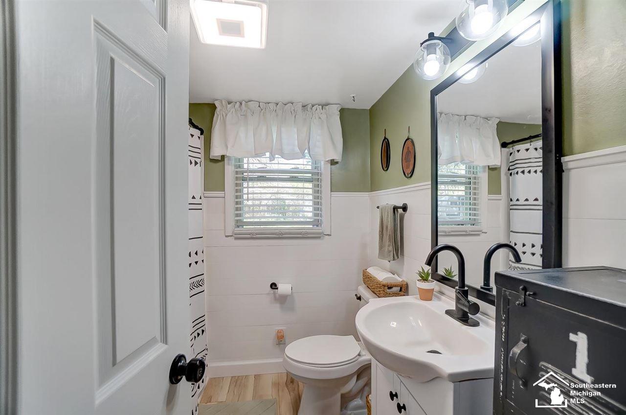 6700 Douglas Road Lambertville, MI 48144 - Photo 32 of 44 50074520-31.JPG