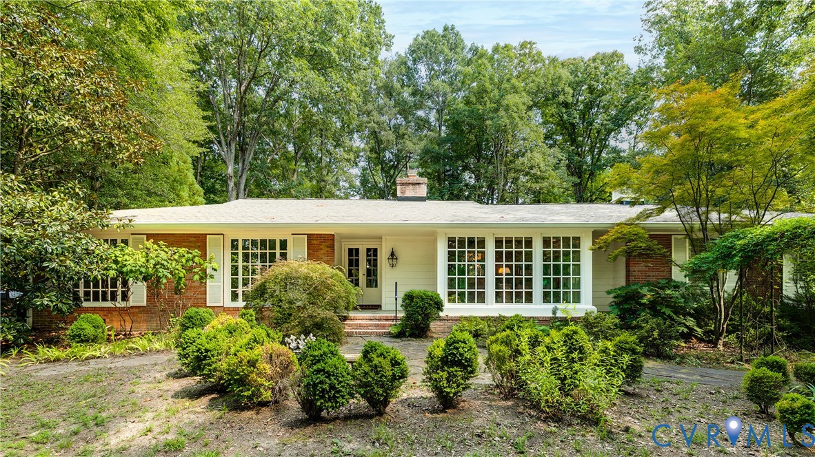 10475 Cherokee Road Richmond, VA 23235 - Photo 49 of 74 Traditional ranch-style residence featuring a bric