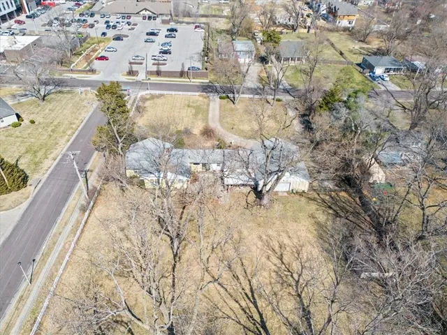 $675,000 | 6901 West 82nd Street, Overland Park, KS 66204