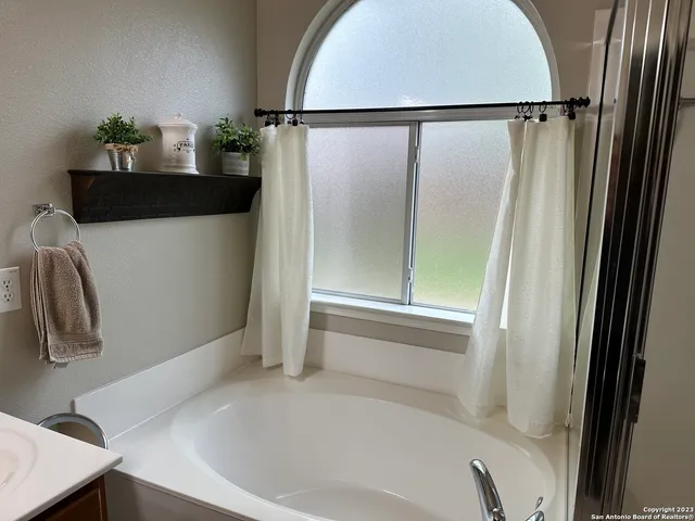 $1,800 | 142 Blue Sage Lane, Unit 6, Cibolo, TX 78108