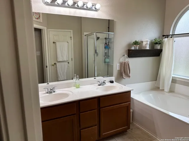 $1,800 | 142 Blue Sage Lane, Unit 6, Cibolo, TX 78108