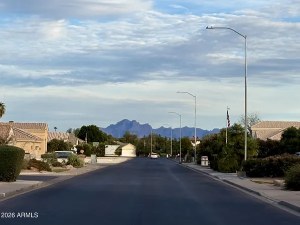 $899,000 | 4562 East Elmwood Street, Mesa, AZ 85205