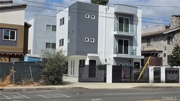 $4,500 | 6845 Haskell Avenue, Unit 1, Lake Balboa, CA 91406