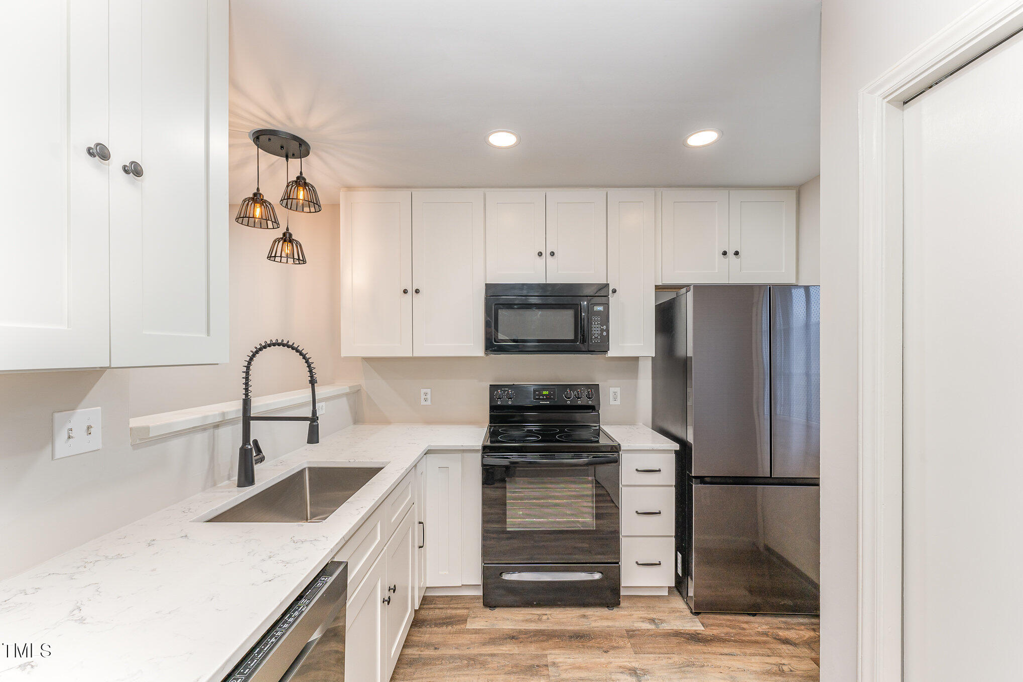 8100 Farmlea Circle Raleigh, NC 27616 - Photo 10 of 25 010_file_654