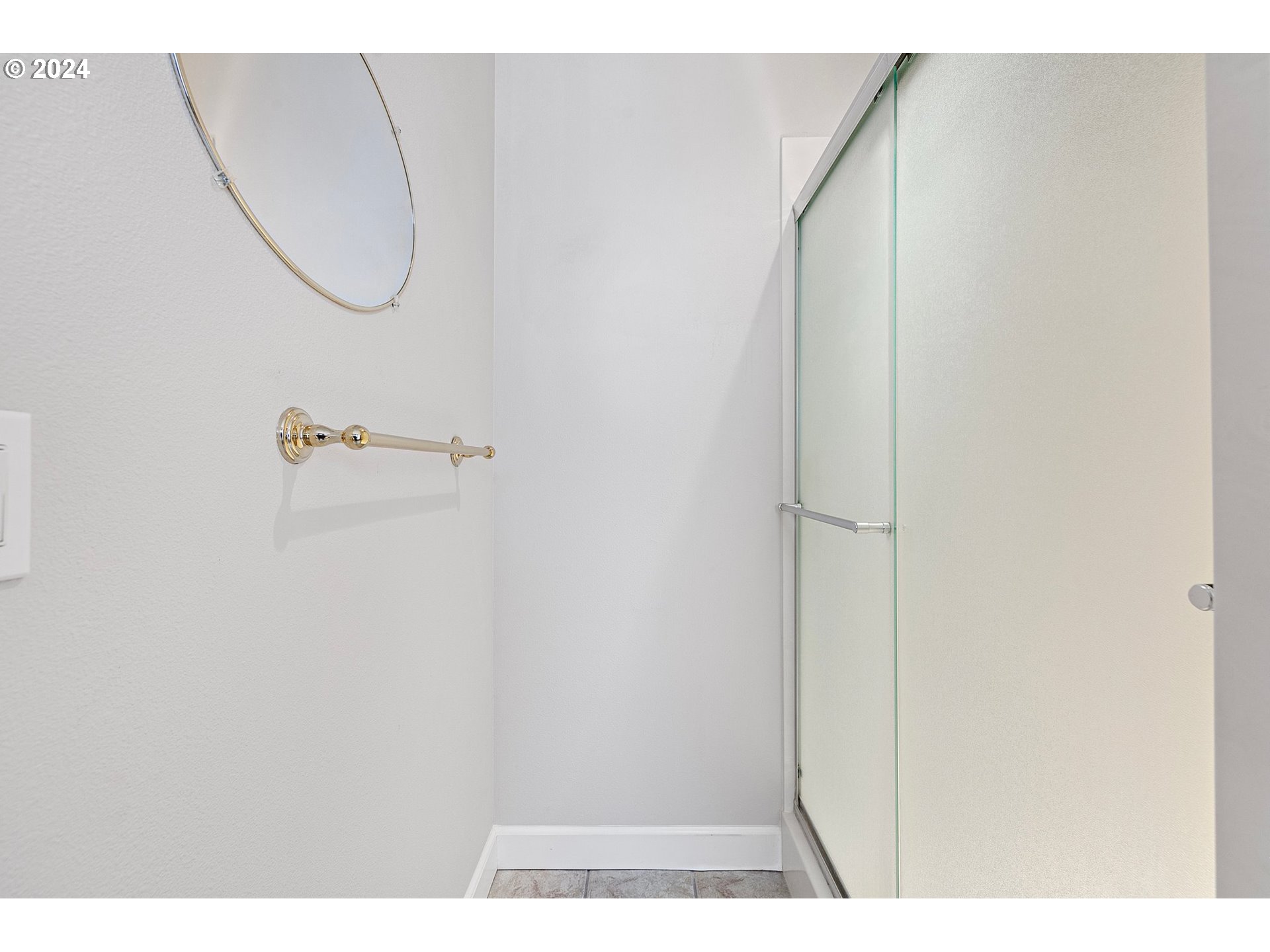 790 Old Orchard Lane Springfield, OR 97477 - Photo 36 of 46 a picture of a room