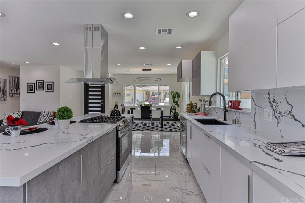 945 Oban Drive Los Angeles, CA 90065 - Photo 16 of 60