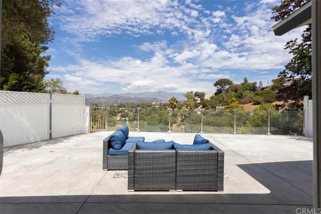 945 Oban Drive Los Angeles, CA 90065 - Photo 49 of 60