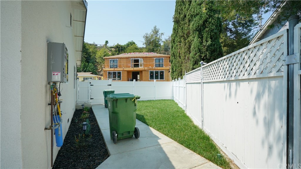 945 Oban Drive Los Angeles, CA 90065 - Photo 6 of 60 a view of a house with a yard