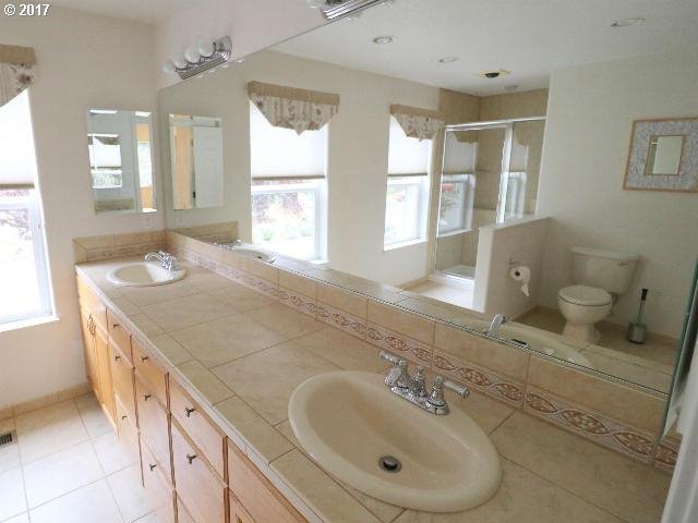 1286 South Cedar Loop Canby, OR 97013 - Photo 17 of 28 Gallery Image 17