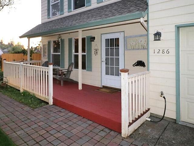 1286 South Cedar Loop Canby, OR 97013 - Photo 2 of 28 Gallery Image 2