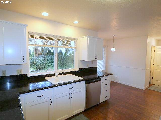 1286 South Cedar Loop Canby, OR 97013 - Photo 7 of 28 Gallery Image 7