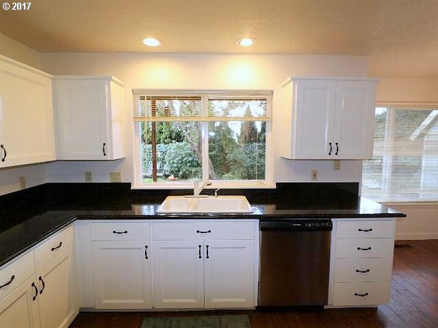 1286 South Cedar Loop Canby, OR 97013 - Photo 8 of 28 Gallery Image 8