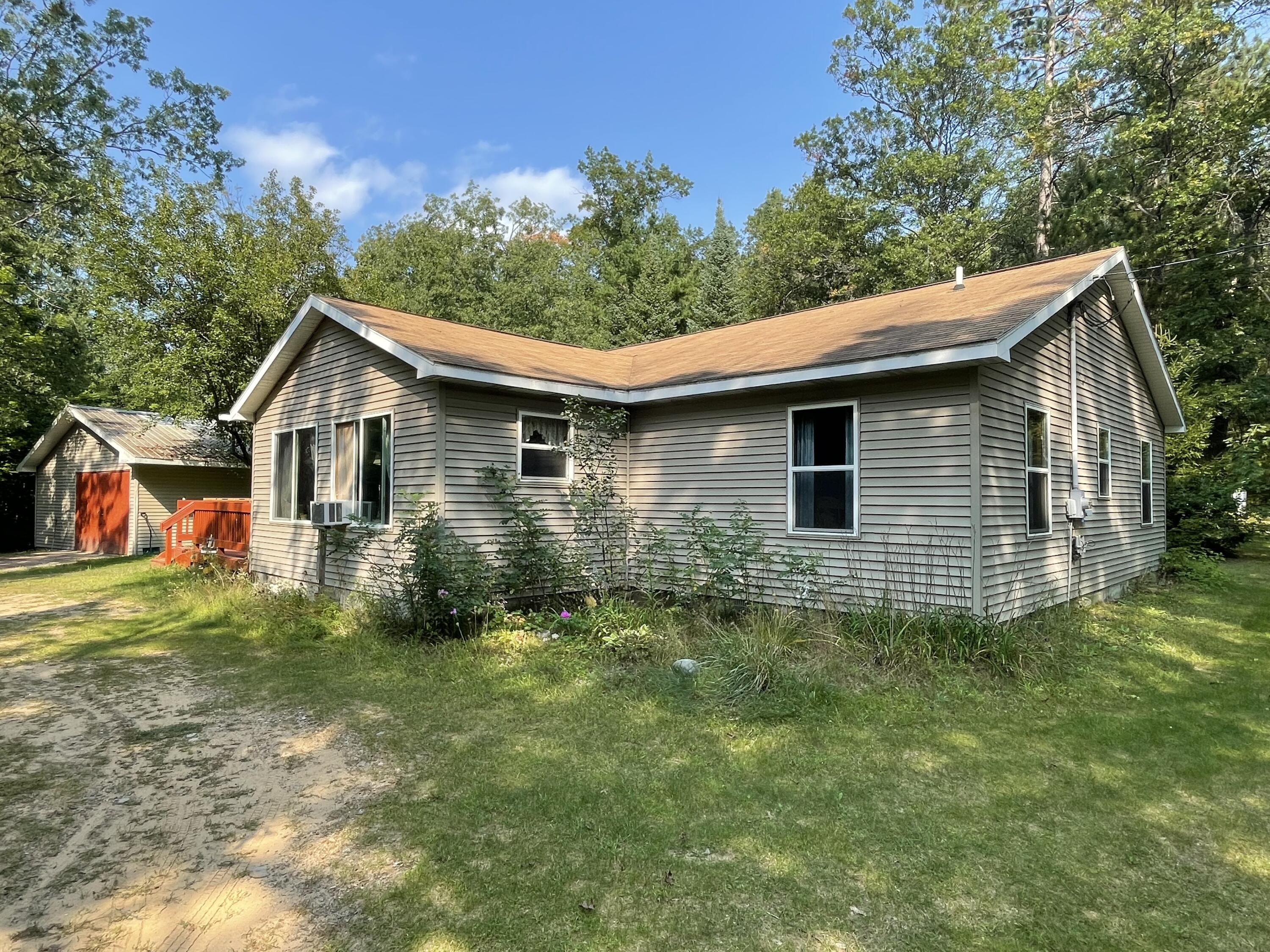 4122 Lone Pine Road Harrison, MI 48625 - Photo 3 of 39 IMG_6960