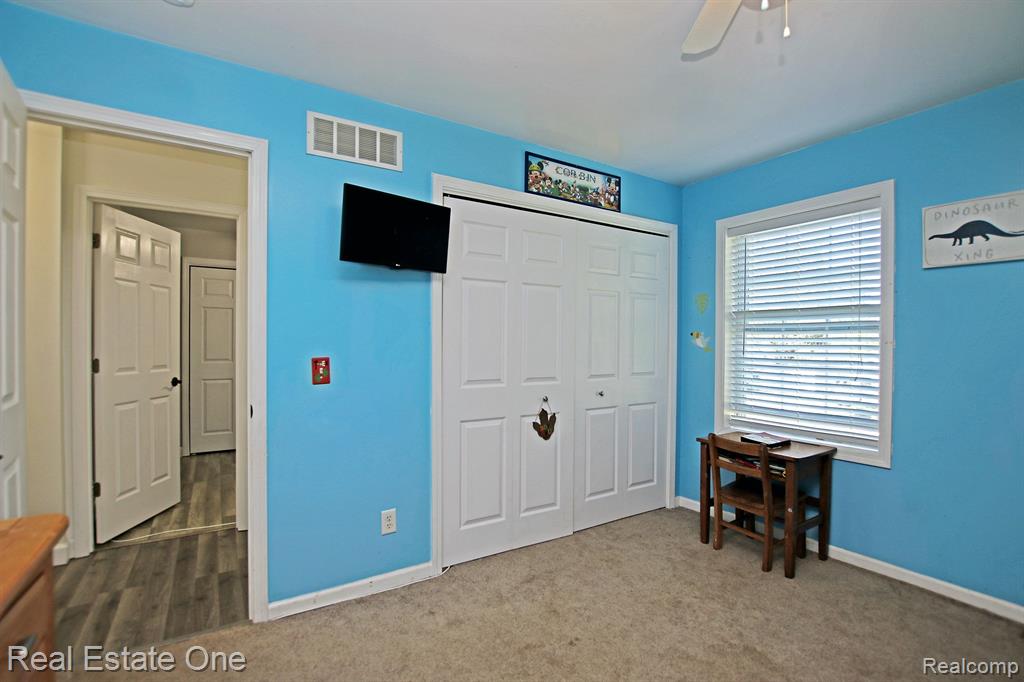 3250 Frembes Road Waterford, MI 48329 - Photo 27 of 45 Gallery Image 27