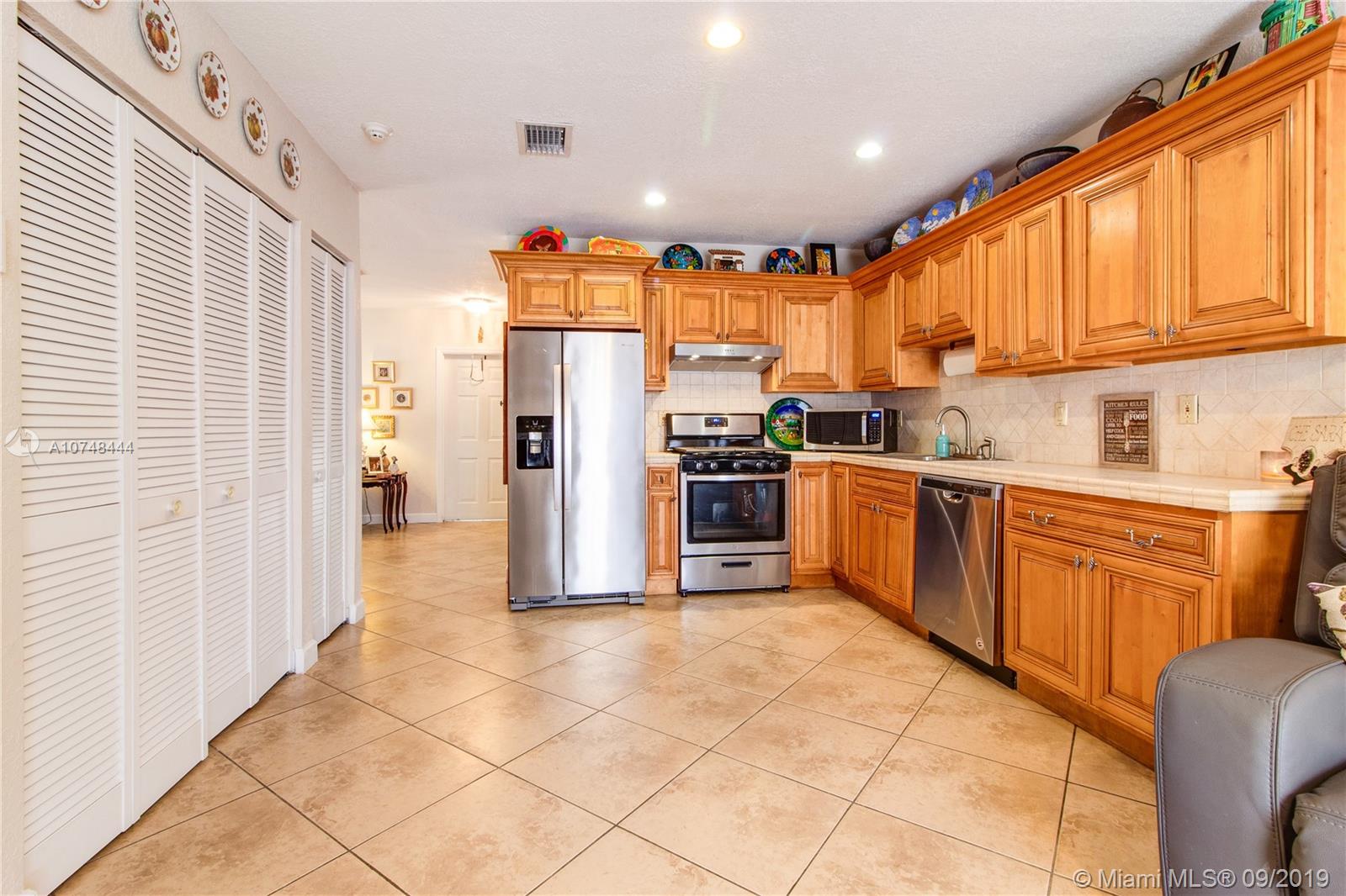 11514 Southwest 109th Road, Unit 37W Miami, FL 33176 - Photo 11 of 27 Gallery Image 11