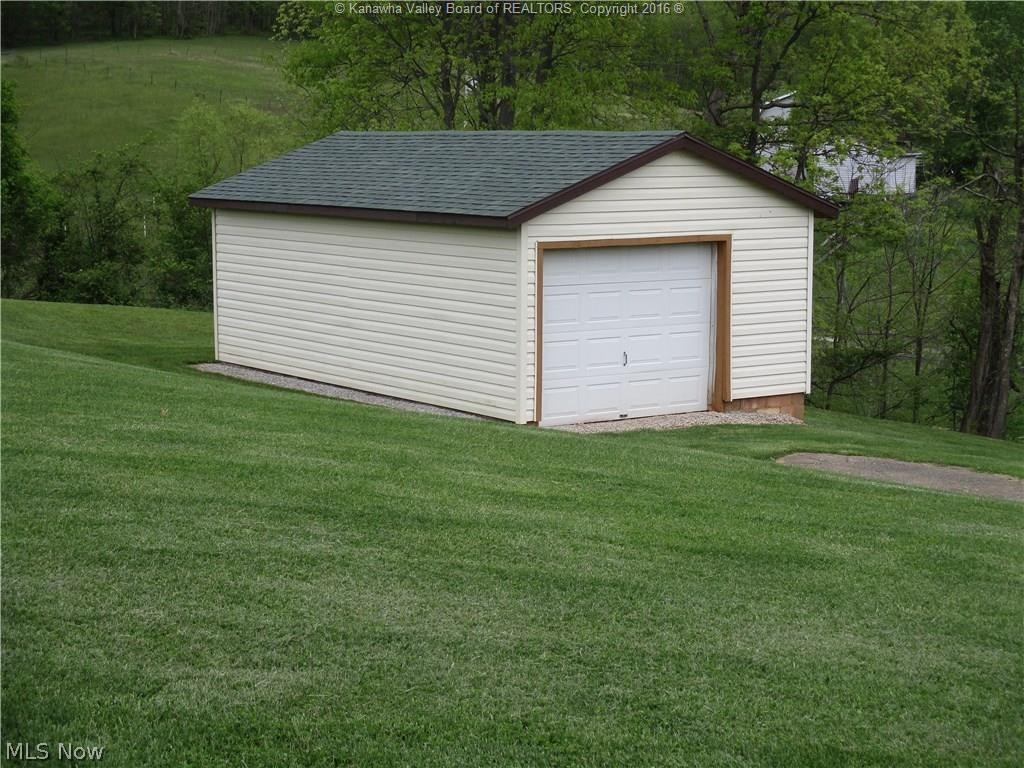1027 Sun Valley Road Washington, WV 26181 - Photo 11 of 26