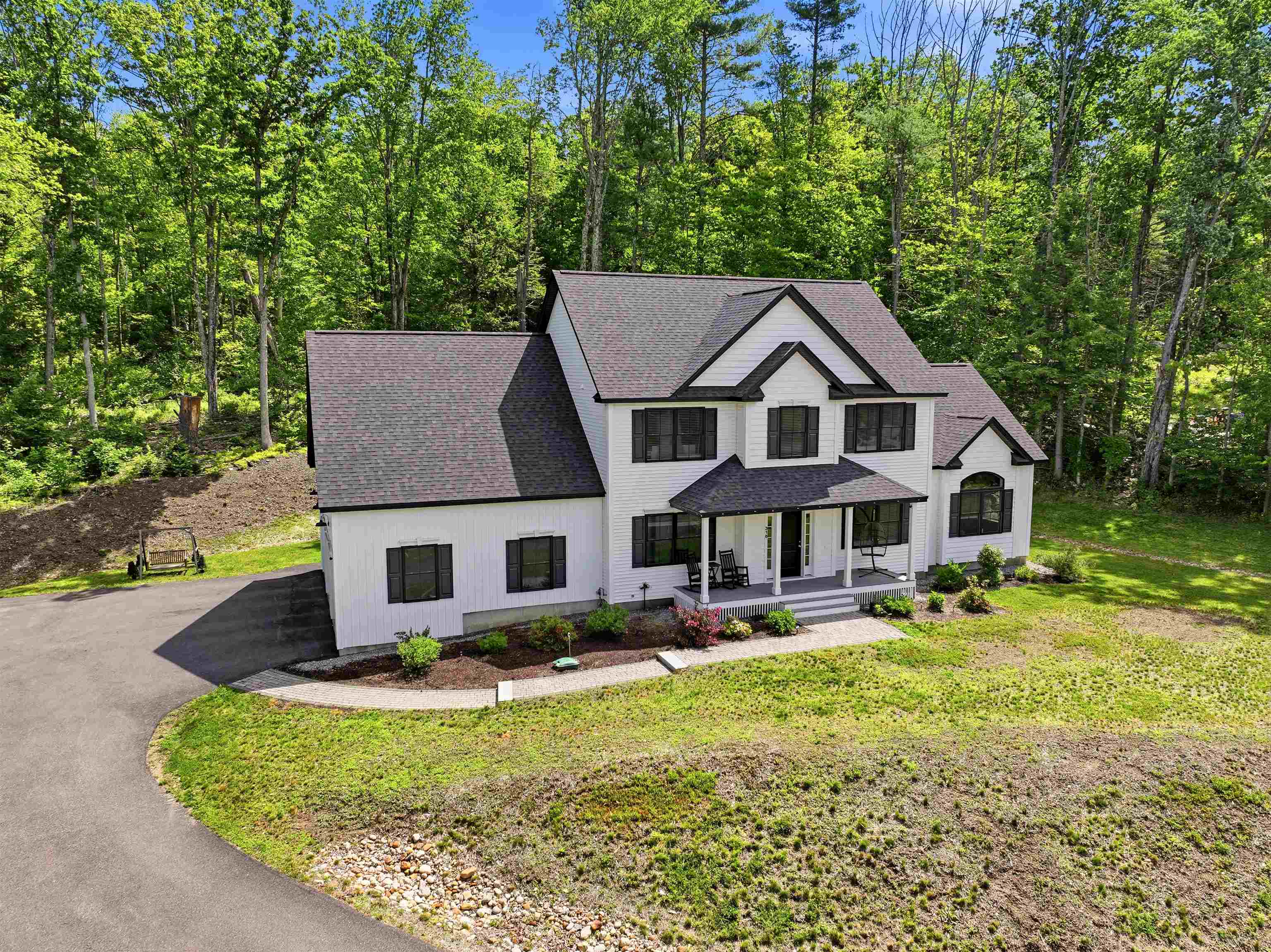 316 Montelona Road Goffstown, NH 03045 - Photo 4 of 60
