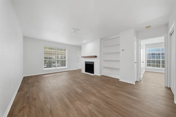$1,690 | 1860 White Oak Drive, Unit 333, Houston, TX 77009