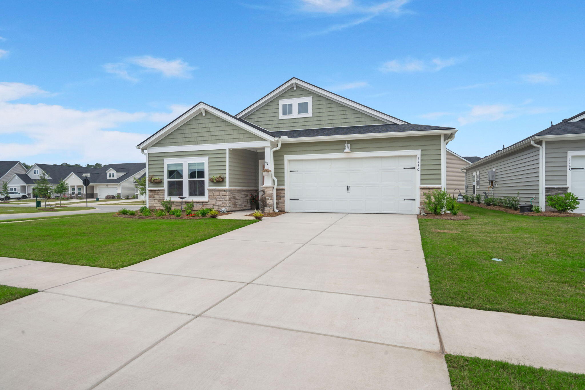 1150 Cooper Point Street Summerville, SC 29485 - Photo 4 of 60 2