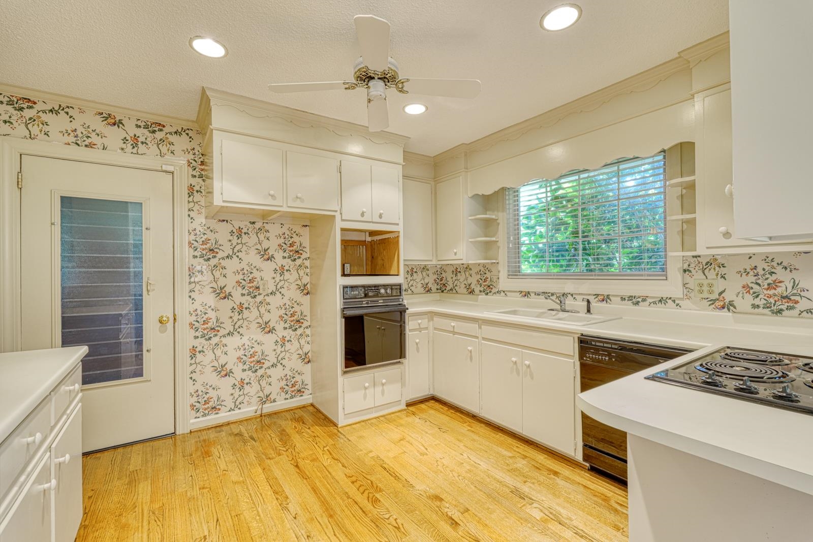 129 East Main Street Duncan, SC 29334 - Photo 28 of 46