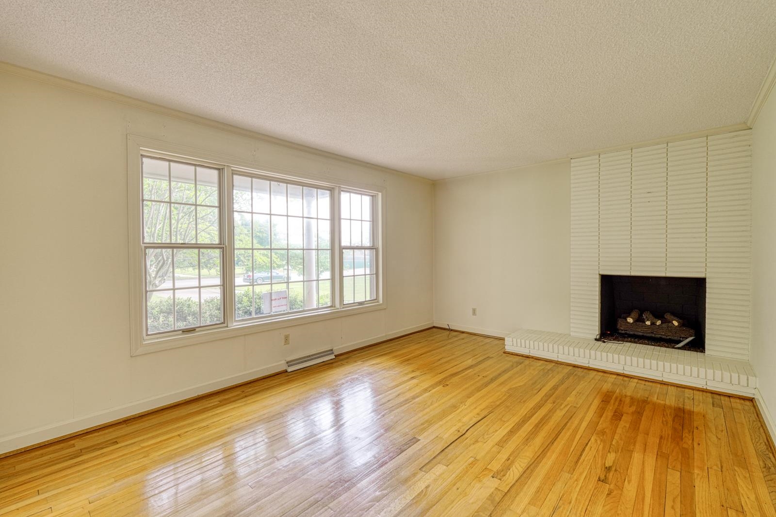 129 East Main Street Duncan, SC 29334 - Photo 5 of 46