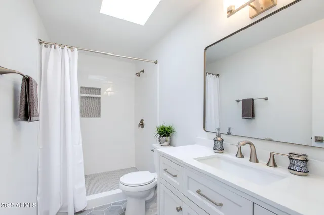 $359,000 | 3640 North 38th Street, Unit 205, Phoenix, AZ 85018