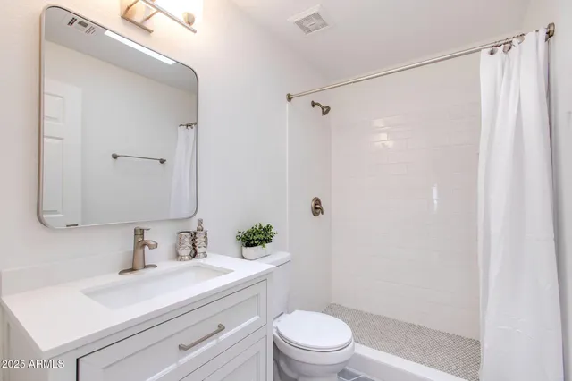 $359,000 | 3640 North 38th Street, Unit 205, Phoenix, AZ 85018