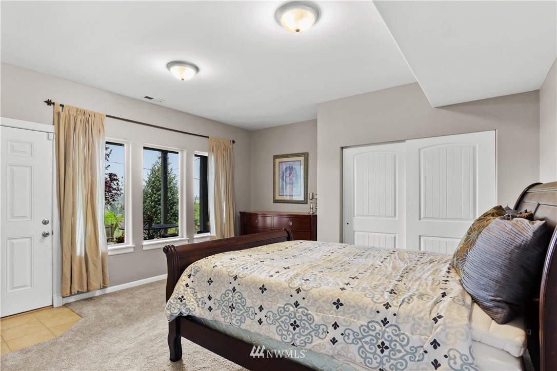 353 Bronson Way Northeast Renton, WA 98056 - Photo 31 of 36 Gallery Image 31