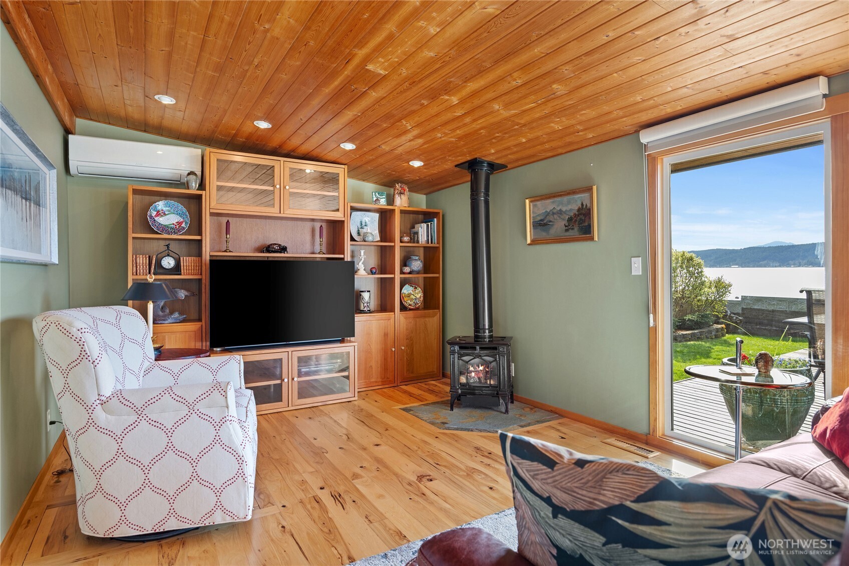 18511 Northeast North Shore Road Tahuya, WA 98588 - Photo 6 of 40