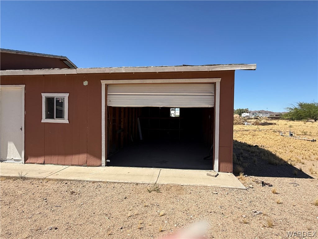 8051 7th Street Dolan Springs, AZ 86441 - Photo 6 of 65 Garage