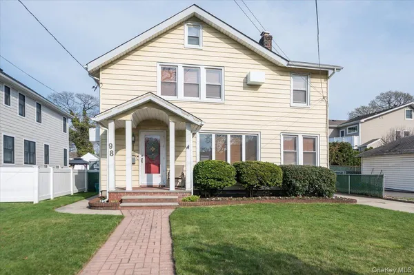$775,000 | 98 Melrose Avenue, Lynbrook, NY 11563