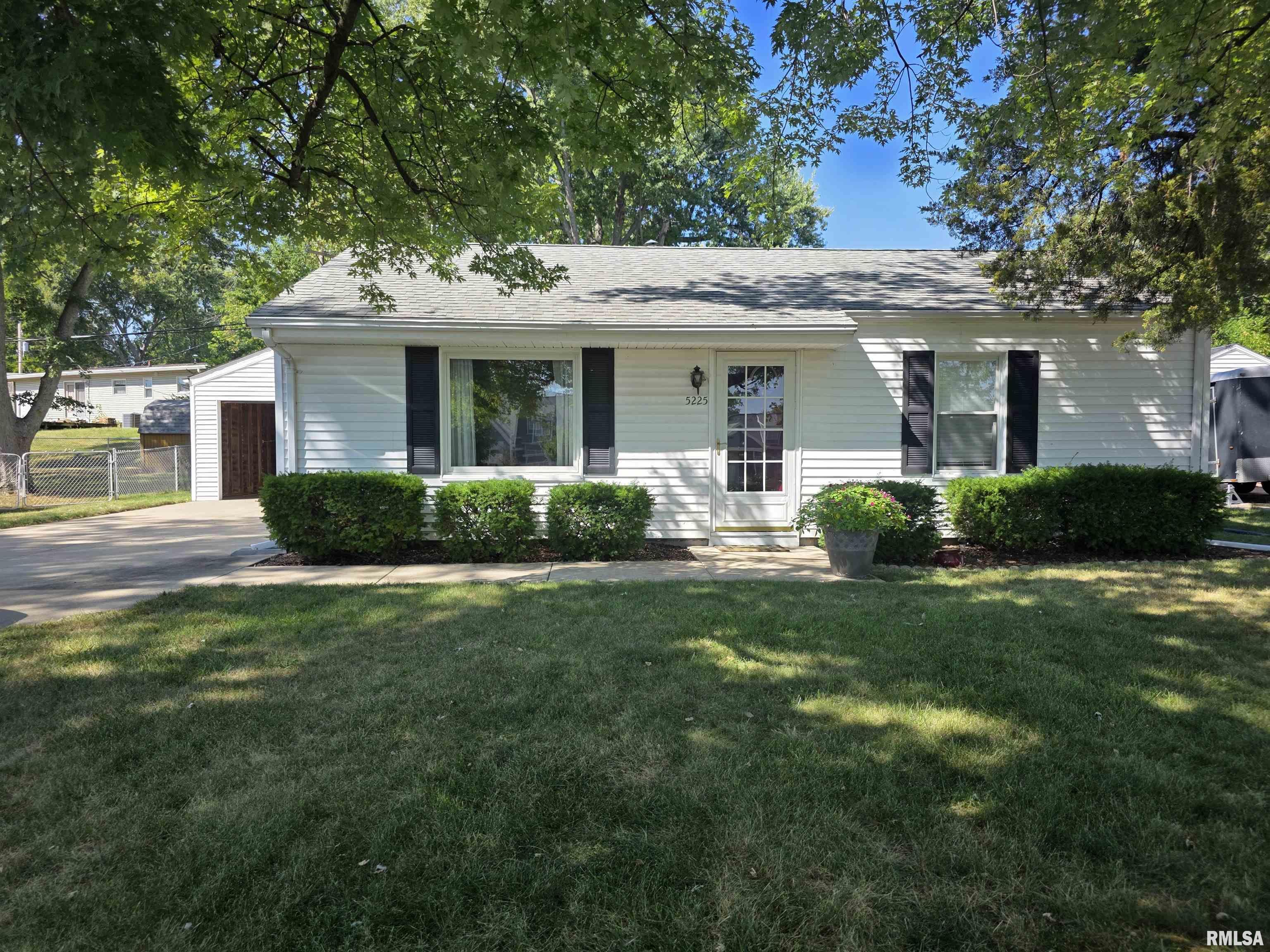5225 North Hamilton Road Peoria, IL 61614 - Photo 1 of 39 Gallery Image 1