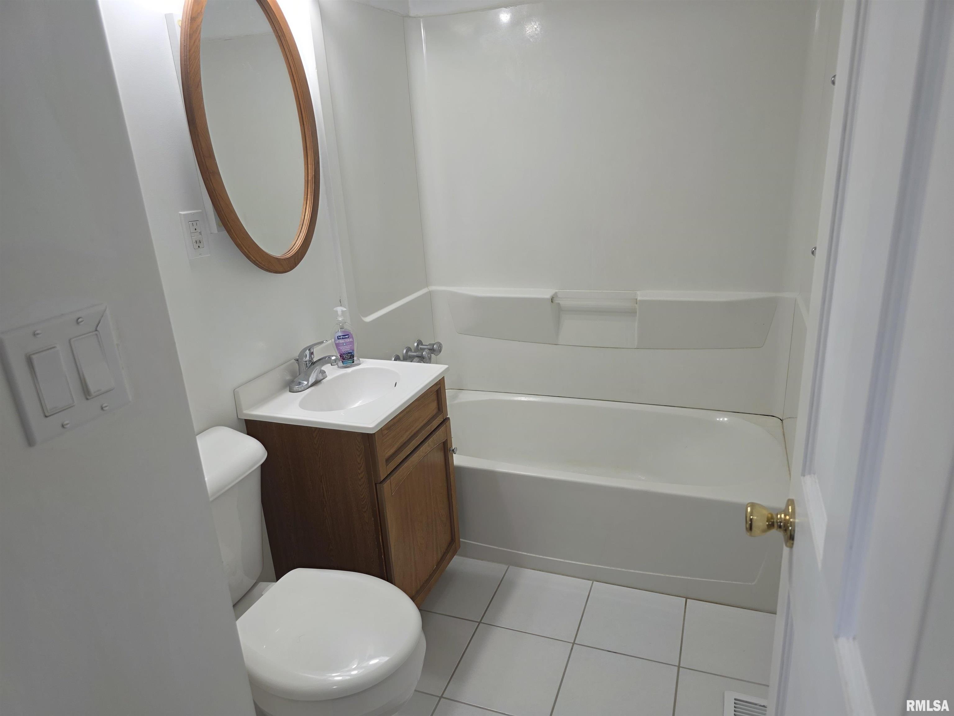 5225 North Hamilton Road Peoria, IL 61614 - Photo 19 of 39 Gallery Image 19