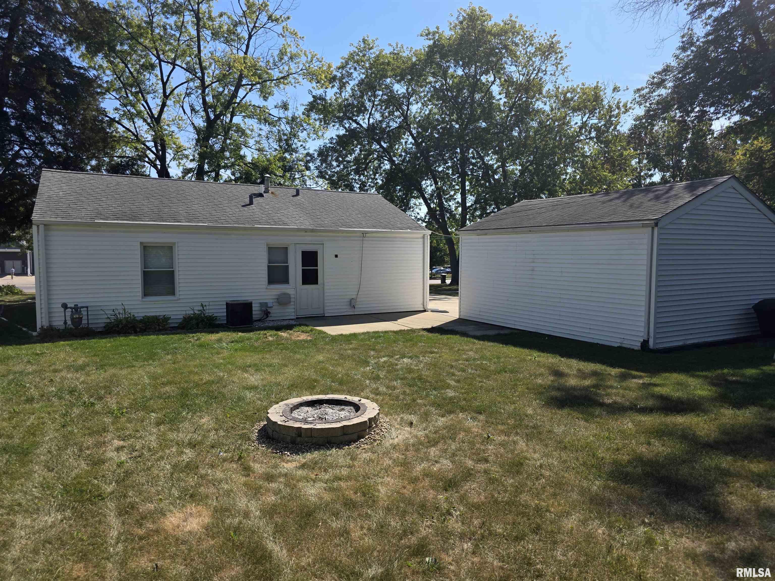 5225 North Hamilton Road Peoria, IL 61614 - Photo 34 of 39 Gallery Image 34