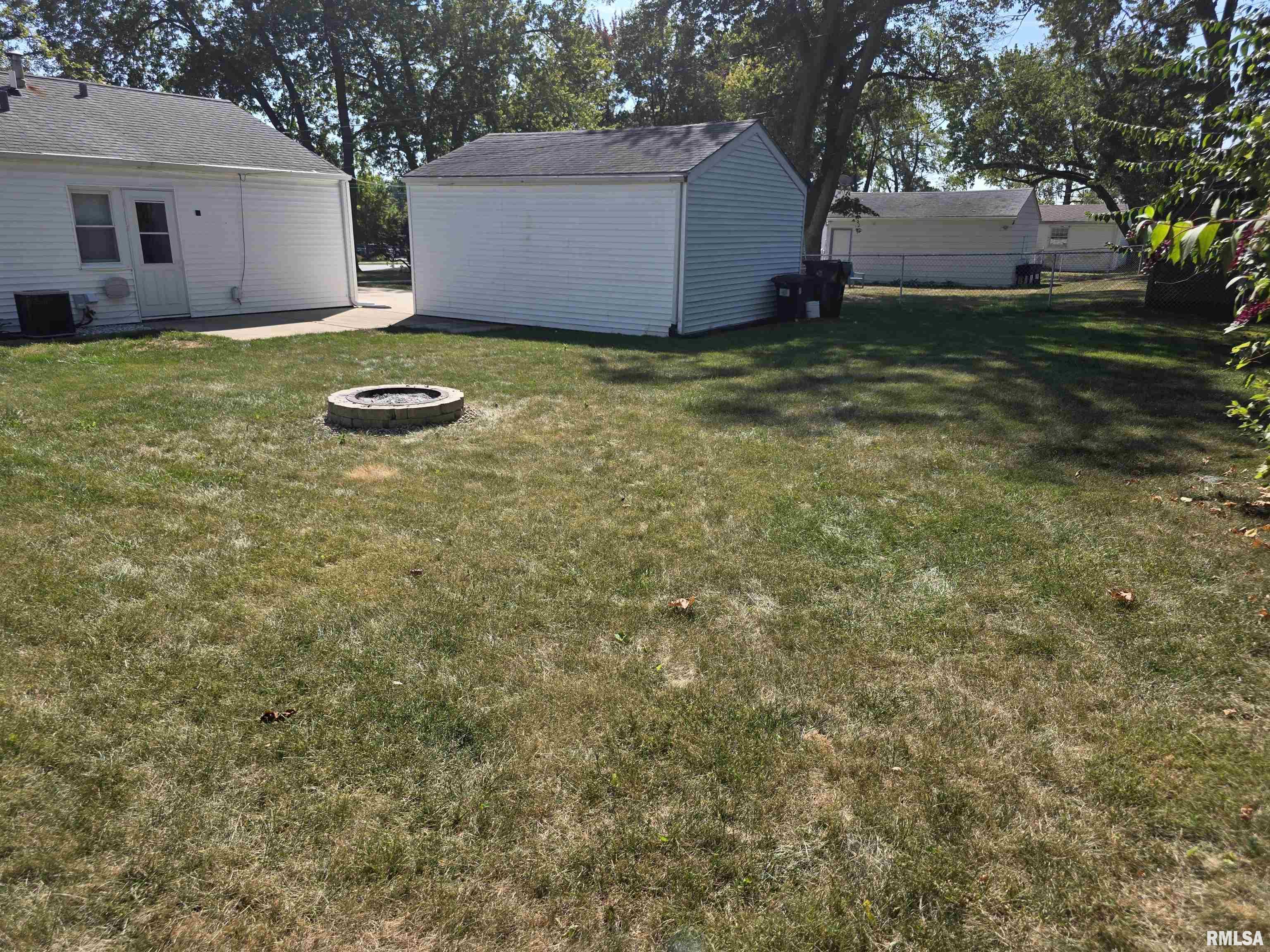 5225 North Hamilton Road Peoria, IL 61614 - Photo 36 of 39 Gallery Image 36