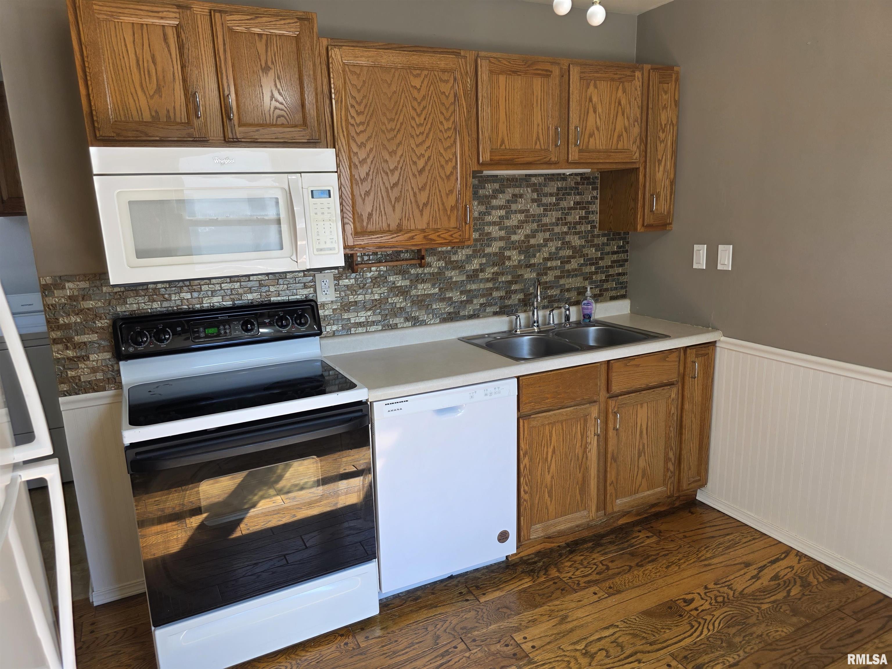 5225 North Hamilton Road Peoria, IL 61614 - Photo 4 of 39 Gallery Image 4
