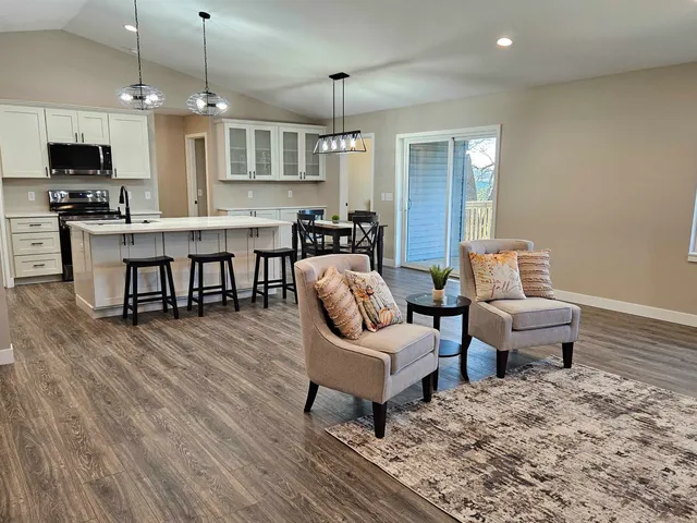 $544,900 | 535 Wooden Shoe Court, La Valle, WI 53941