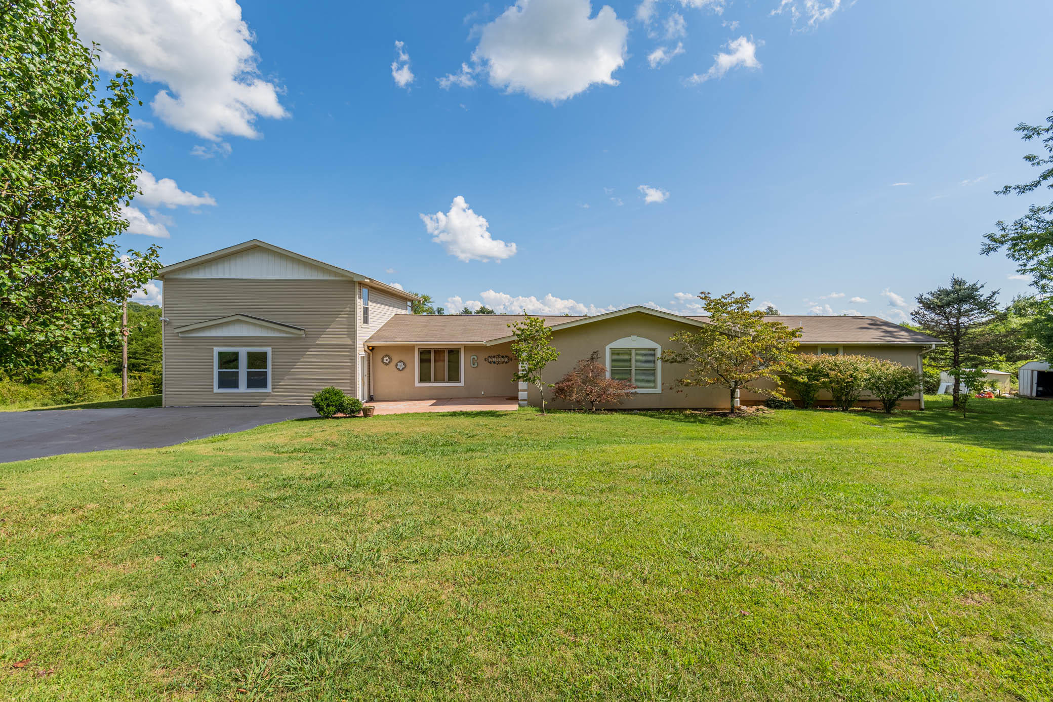200 Evans Road Greenback, TN 37742 - Photo 1 of 33 front of house